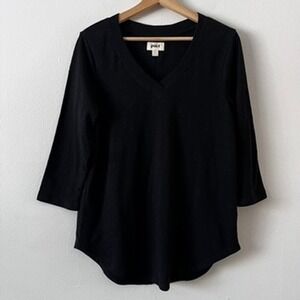 Pact Organic Cotton 3/4 Sleeve V-Neck Tee in Black size small